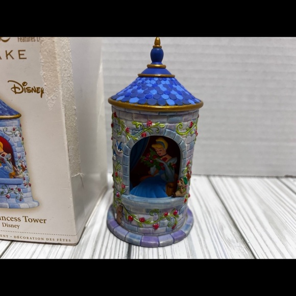 Hallmark Keepsake Ornament The Princess with box - Picture 2 of 6